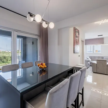 Scenic Kastel Luksic - Three Bedroom Kaštela