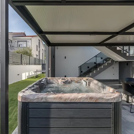 Appartement Scenic Kastel Luksic - Three Bedroom
