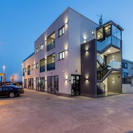 Scenic Kastel Luksic - Three Bedroom شقة *