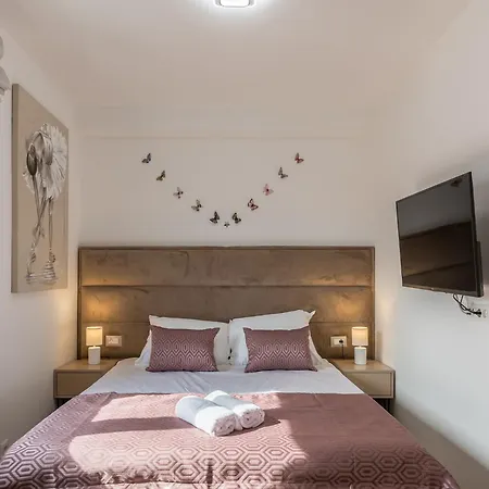 Scenic Kastel Luksic - Three Bedroom Kaštela