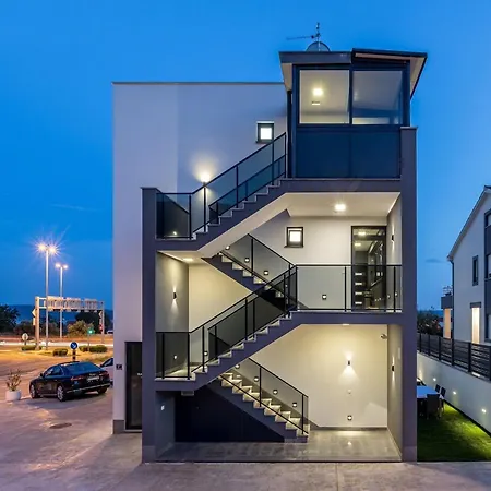 Scenic Kastel Luksic - Three Bedroom